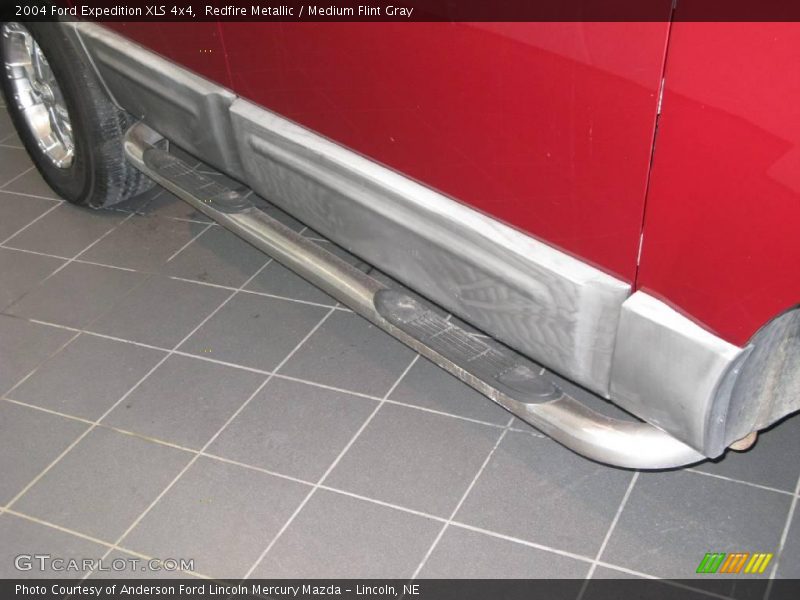 Redfire Metallic / Medium Flint Gray 2004 Ford Expedition XLS 4x4