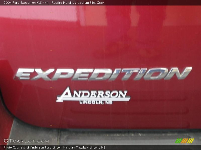 Redfire Metallic / Medium Flint Gray 2004 Ford Expedition XLS 4x4