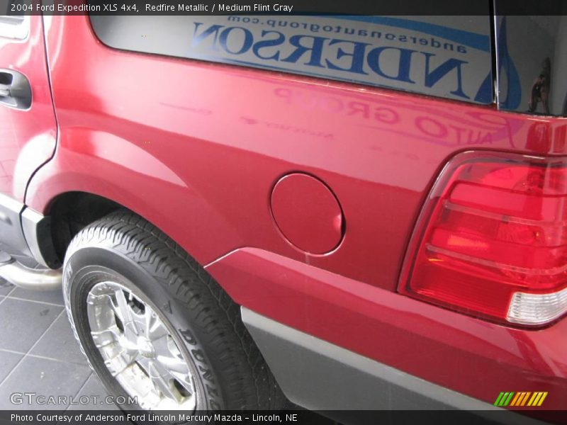 Redfire Metallic / Medium Flint Gray 2004 Ford Expedition XLS 4x4