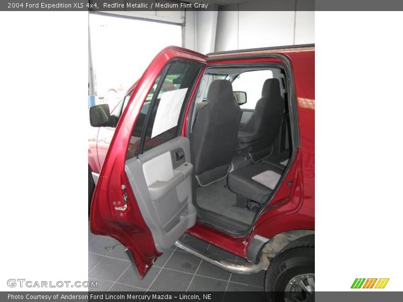 Redfire Metallic / Medium Flint Gray 2004 Ford Expedition XLS 4x4