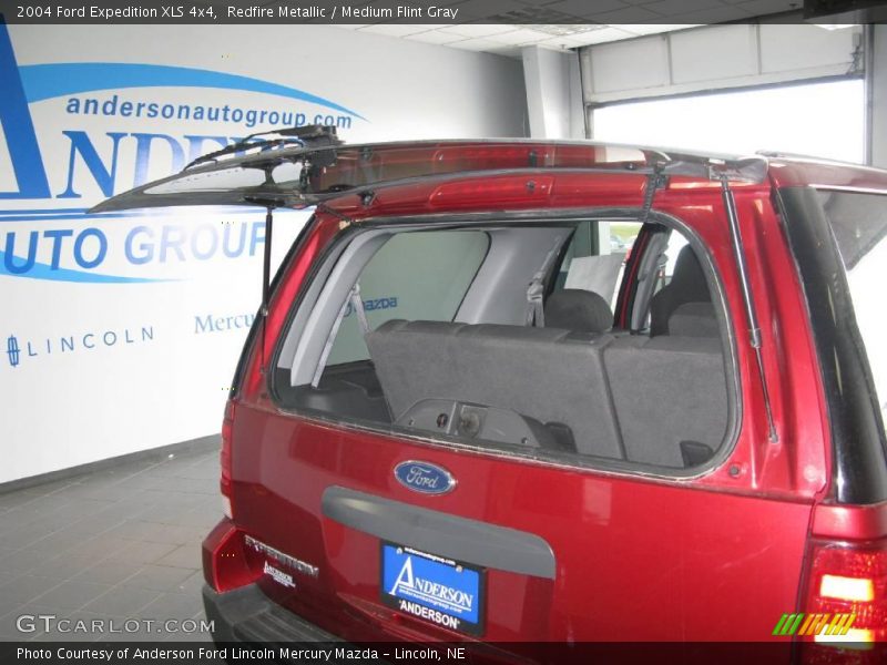 Redfire Metallic / Medium Flint Gray 2004 Ford Expedition XLS 4x4