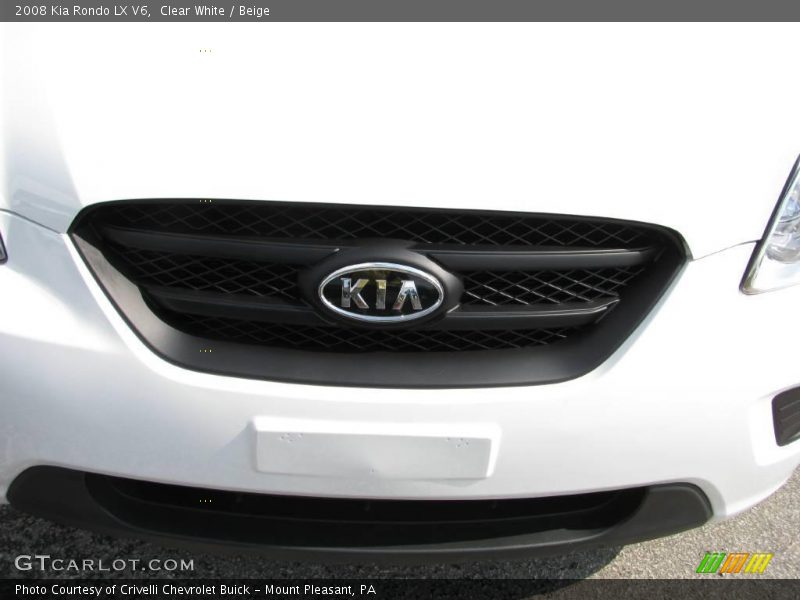 Clear White / Beige 2008 Kia Rondo LX V6