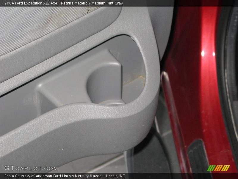 Redfire Metallic / Medium Flint Gray 2004 Ford Expedition XLS 4x4