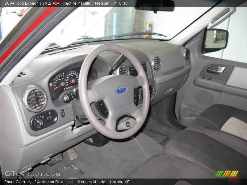 Redfire Metallic / Medium Flint Gray 2004 Ford Expedition XLS 4x4