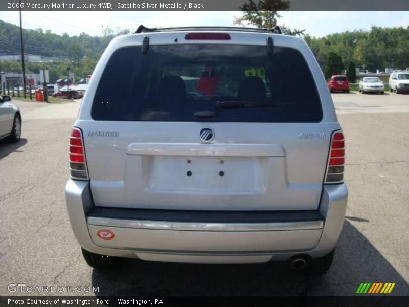 Satellite Silver Metallic / Black 2006 Mercury Mariner Luxury 4WD