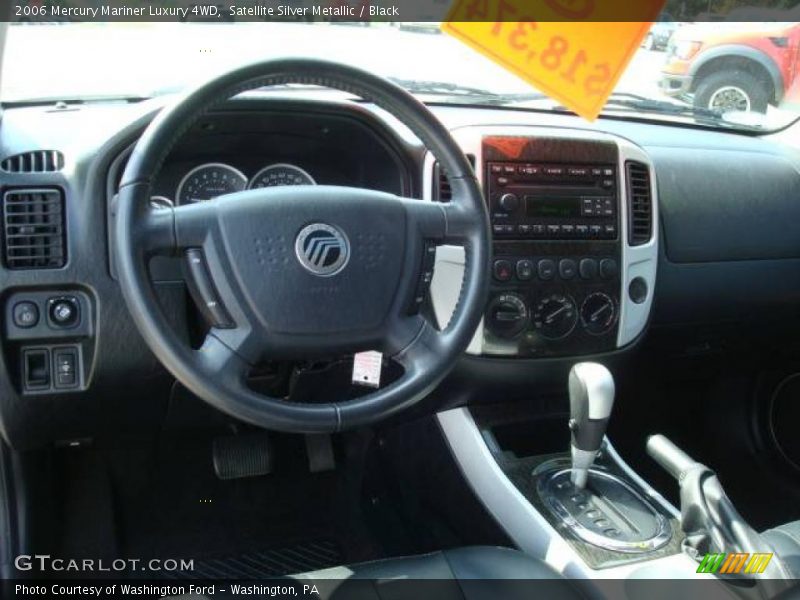 Satellite Silver Metallic / Black 2006 Mercury Mariner Luxury 4WD