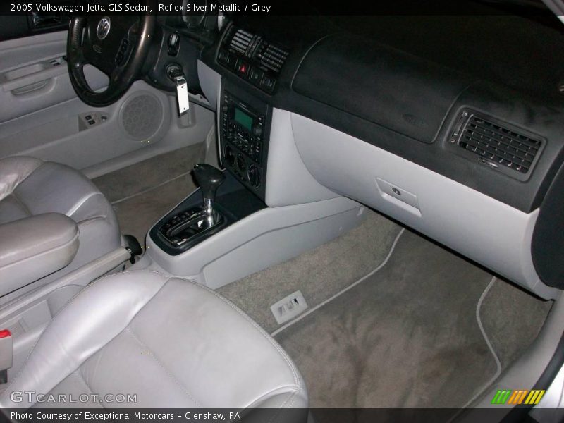 Reflex Silver Metallic / Grey 2005 Volkswagen Jetta GLS Sedan