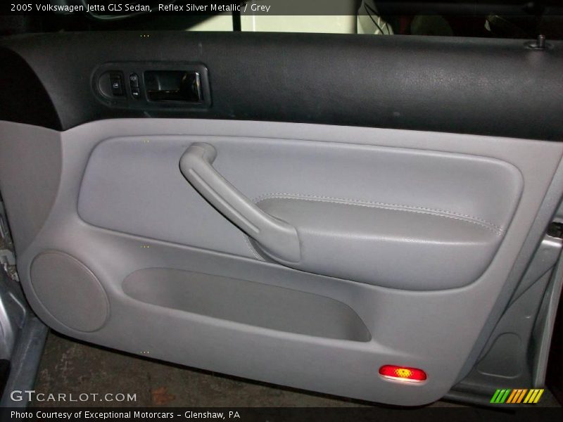 Reflex Silver Metallic / Grey 2005 Volkswagen Jetta GLS Sedan