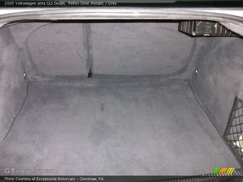 Reflex Silver Metallic / Grey 2005 Volkswagen Jetta GLS Sedan