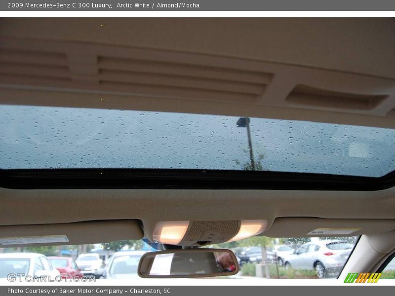 Arctic White / Almond/Mocha 2009 Mercedes-Benz C 300 Luxury