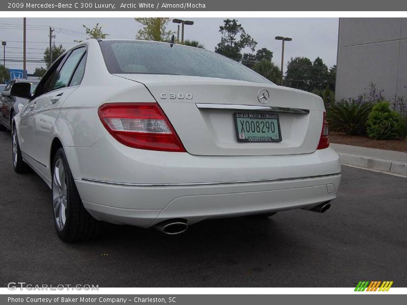 Arctic White / Almond/Mocha 2009 Mercedes-Benz C 300 Luxury