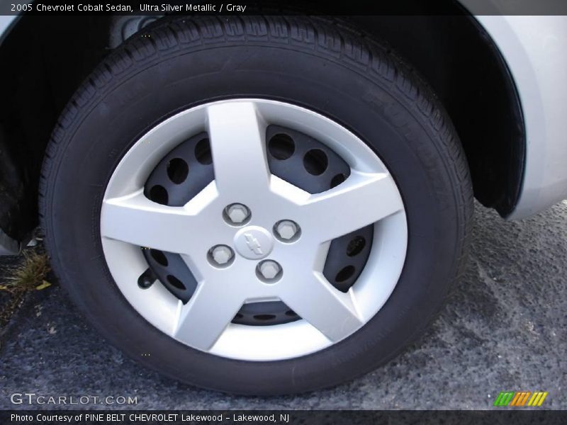 Ultra Silver Metallic / Gray 2005 Chevrolet Cobalt Sedan