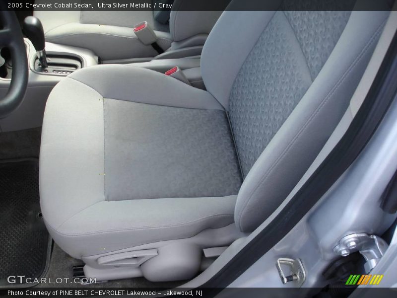 Ultra Silver Metallic / Gray 2005 Chevrolet Cobalt Sedan