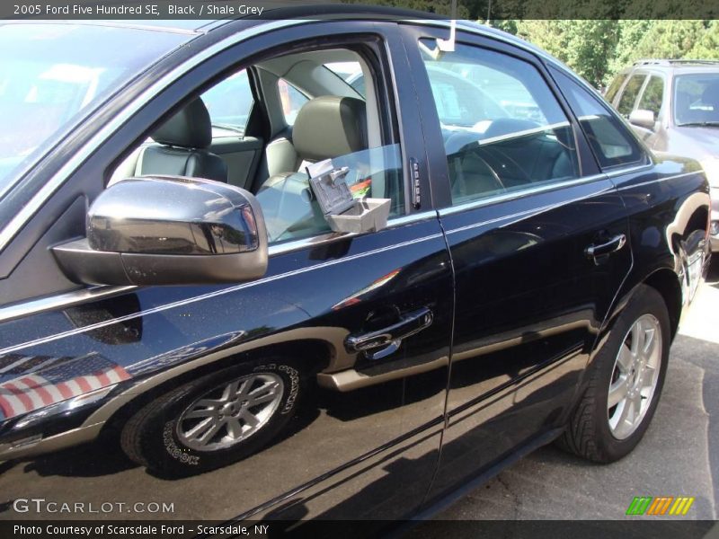 Black / Shale Grey 2005 Ford Five Hundred SE