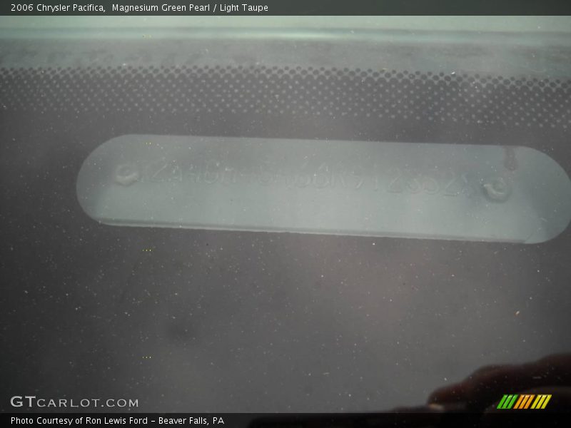 Magnesium Green Pearl / Light Taupe 2006 Chrysler Pacifica