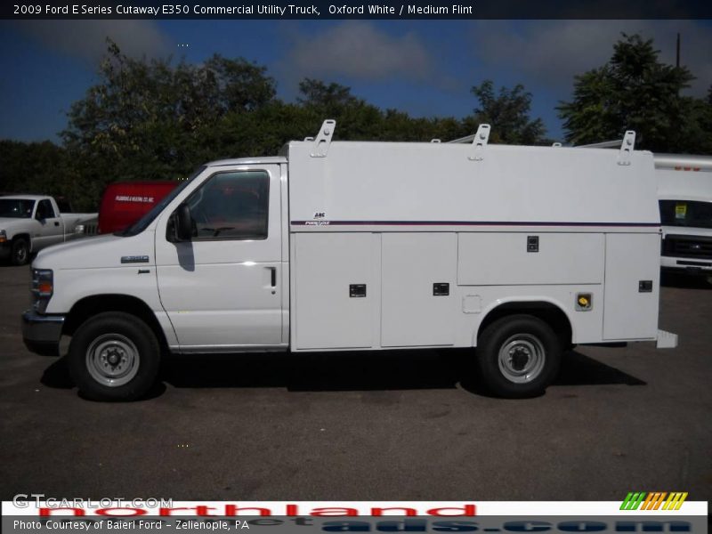 Oxford White / Medium Flint 2009 Ford E Series Cutaway E350 Commercial Utility Truck