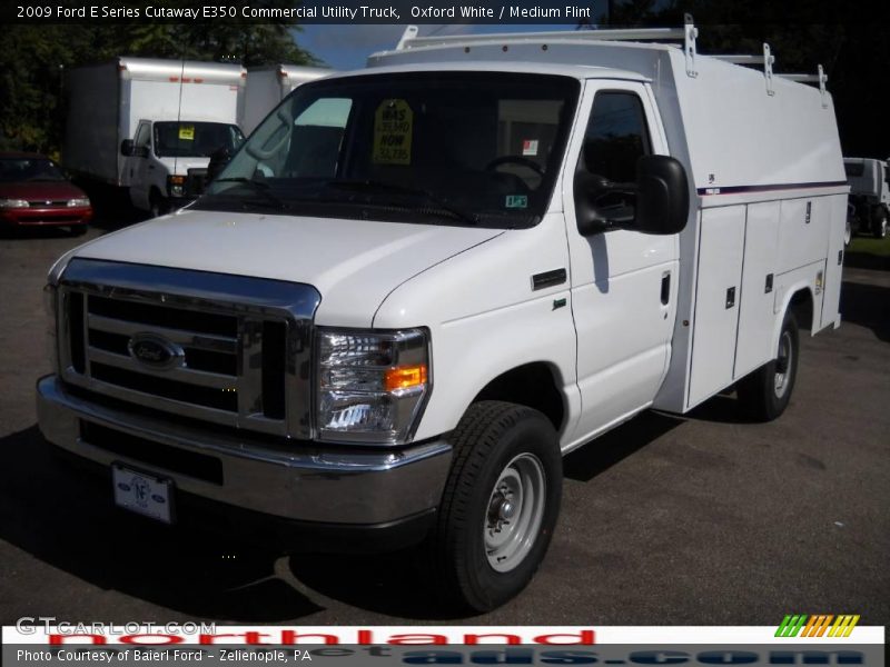 Oxford White / Medium Flint 2009 Ford E Series Cutaway E350 Commercial Utility Truck