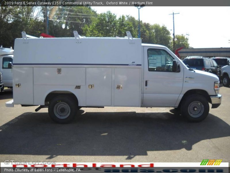 Oxford White / Medium Flint 2009 Ford E Series Cutaway E350 Commercial Utility Truck