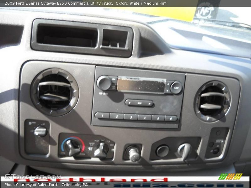 Oxford White / Medium Flint 2009 Ford E Series Cutaway E350 Commercial Utility Truck