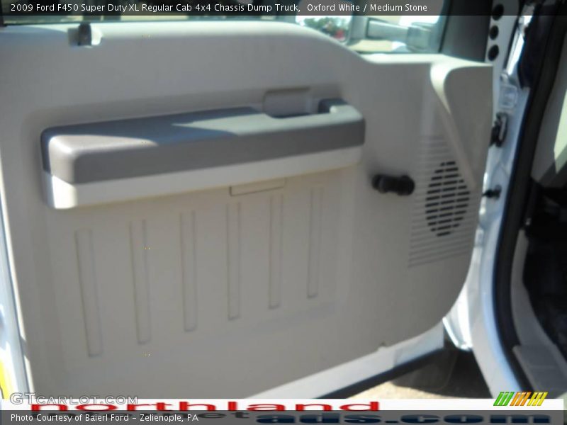 Oxford White / Medium Stone 2009 Ford F450 Super Duty XL Regular Cab 4x4 Chassis Dump Truck