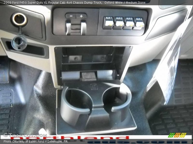 Oxford White / Medium Stone 2009 Ford F450 Super Duty XL Regular Cab 4x4 Chassis Dump Truck