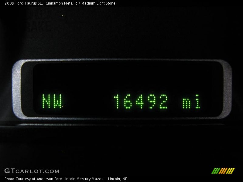 Cinnamon Metallic / Medium Light Stone 2009 Ford Taurus SE