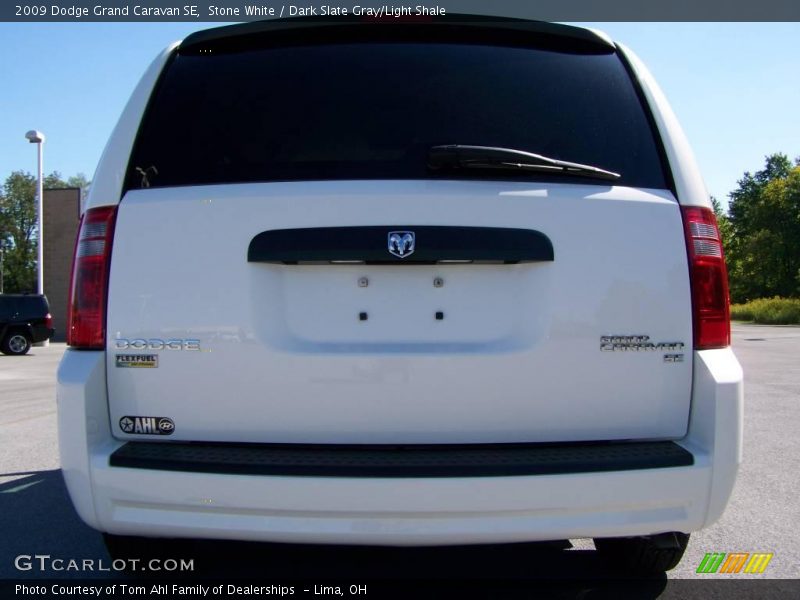 Stone White / Dark Slate Gray/Light Shale 2009 Dodge Grand Caravan SE