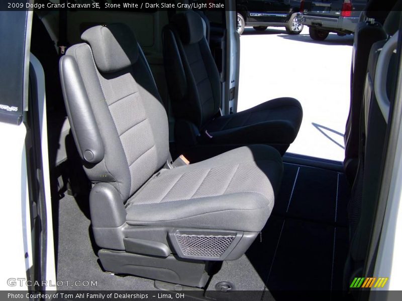 Stone White / Dark Slate Gray/Light Shale 2009 Dodge Grand Caravan SE