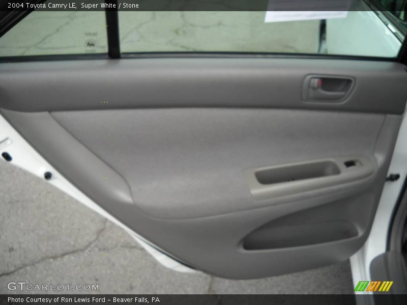Super White / Stone 2004 Toyota Camry LE