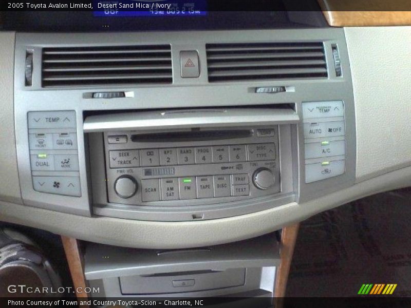 Desert Sand Mica / Ivory 2005 Toyota Avalon Limited