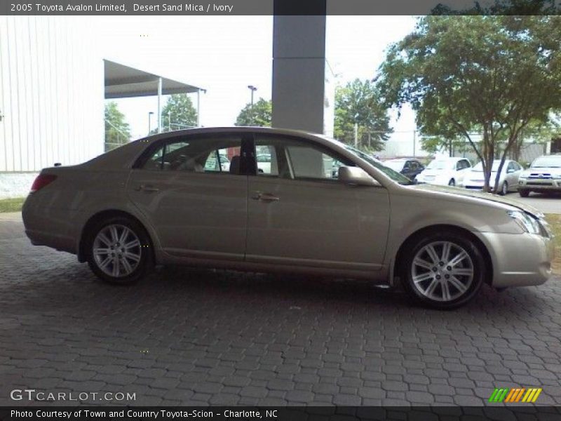 Desert Sand Mica / Ivory 2005 Toyota Avalon Limited
