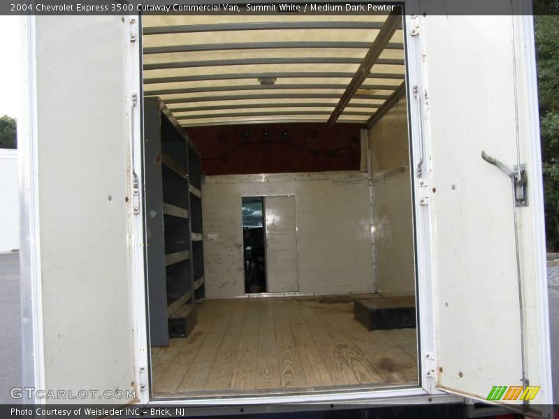 Summit White / Medium Dark Pewter 2004 Chevrolet Express 3500 Cutaway Commercial Van