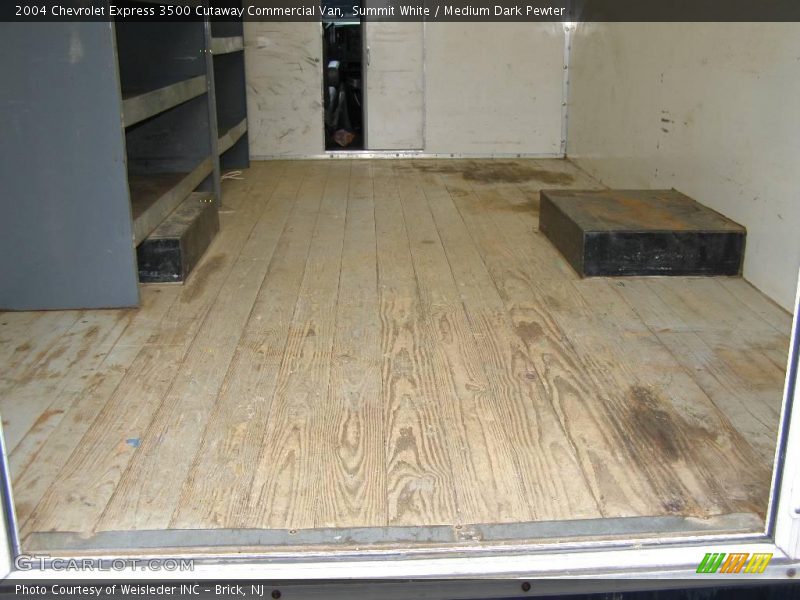 Summit White / Medium Dark Pewter 2004 Chevrolet Express 3500 Cutaway Commercial Van