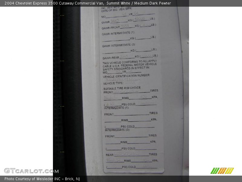 Summit White / Medium Dark Pewter 2004 Chevrolet Express 3500 Cutaway Commercial Van