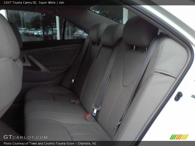 Super White / Ash 2007 Toyota Camry SE