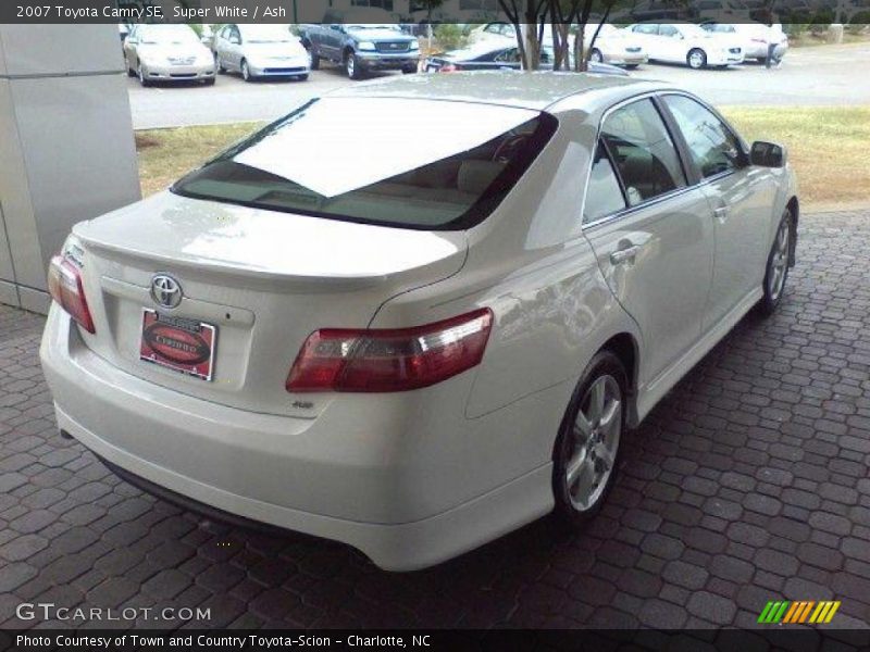 Super White / Ash 2007 Toyota Camry SE