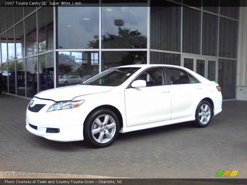 Super White / Ash 2007 Toyota Camry SE