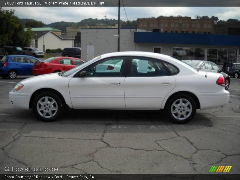 Vibrant White / Medium/Dark Flint 2007 Ford Taurus SE