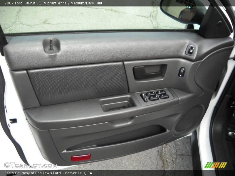 Vibrant White / Medium/Dark Flint 2007 Ford Taurus SE