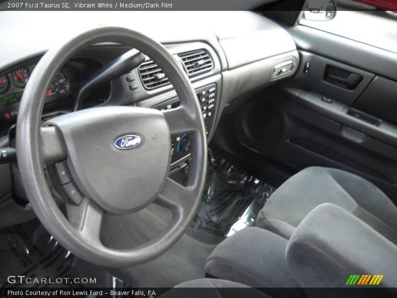 Vibrant White / Medium/Dark Flint 2007 Ford Taurus SE