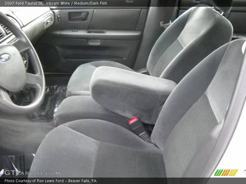 Vibrant White / Medium/Dark Flint 2007 Ford Taurus SE