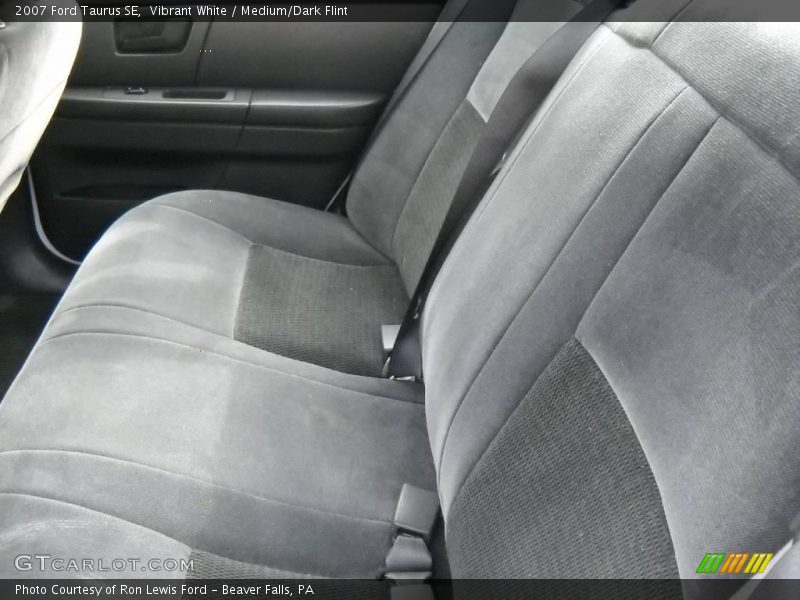 Vibrant White / Medium/Dark Flint 2007 Ford Taurus SE