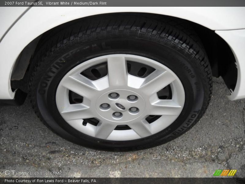 Vibrant White / Medium/Dark Flint 2007 Ford Taurus SE