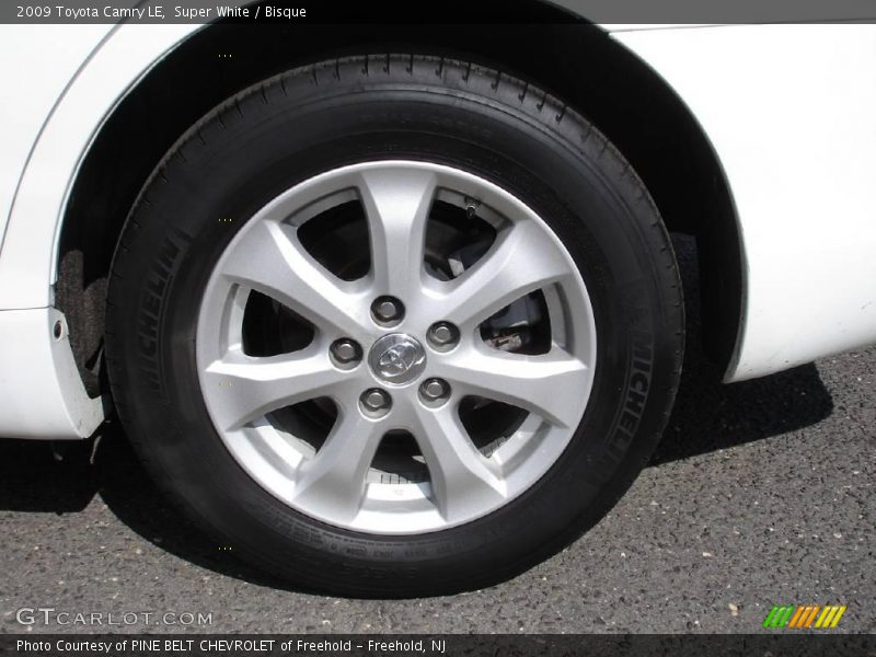 Super White / Bisque 2009 Toyota Camry LE