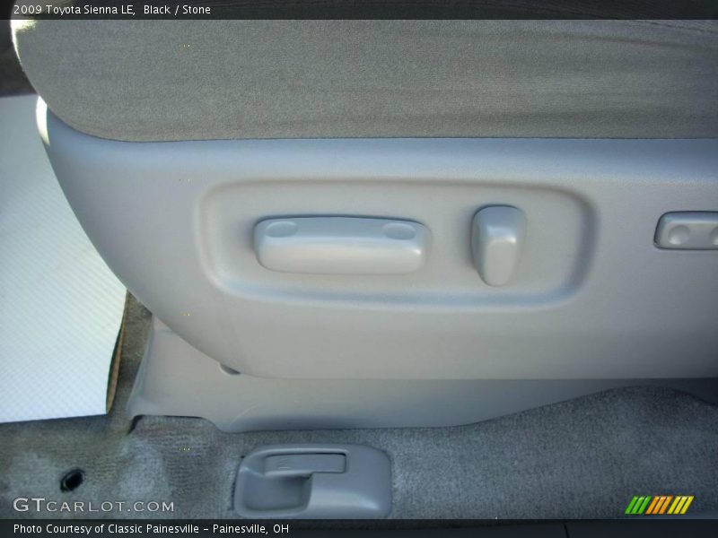 Black / Stone 2009 Toyota Sienna LE