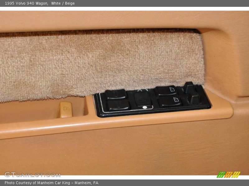 White / Beige 1995 Volvo 940 Wagon