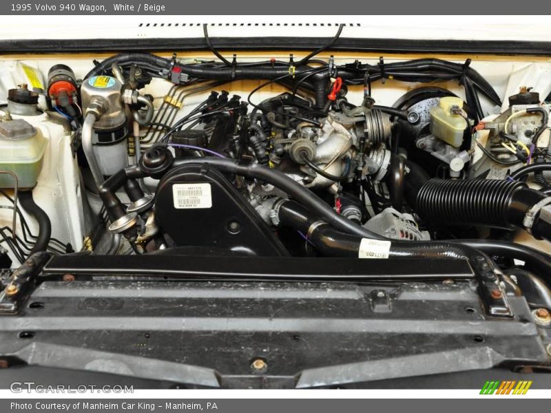 White / Beige 1995 Volvo 940 Wagon
