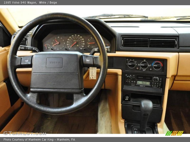 White / Beige 1995 Volvo 940 Wagon