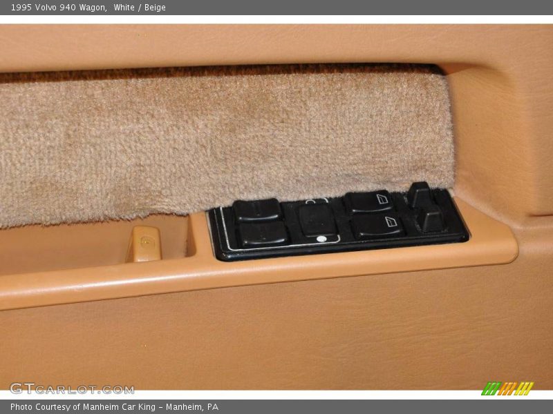 White / Beige 1995 Volvo 940 Wagon