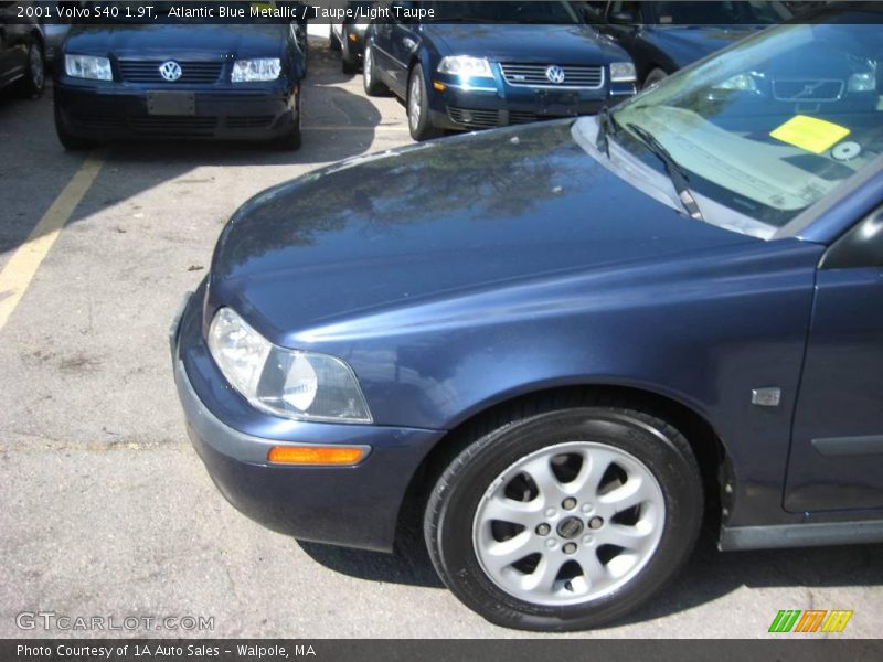 Atlantic Blue Metallic / Taupe/Light Taupe 2001 Volvo S40 1.9T